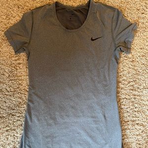 Women’s Nike dry fit top with vented back
